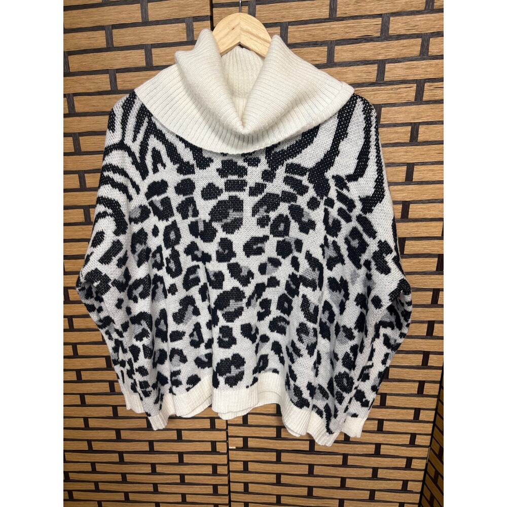 Absolutely Famous White And Black Cheetah‎ Print Turtle Neck Sweater Size 3X